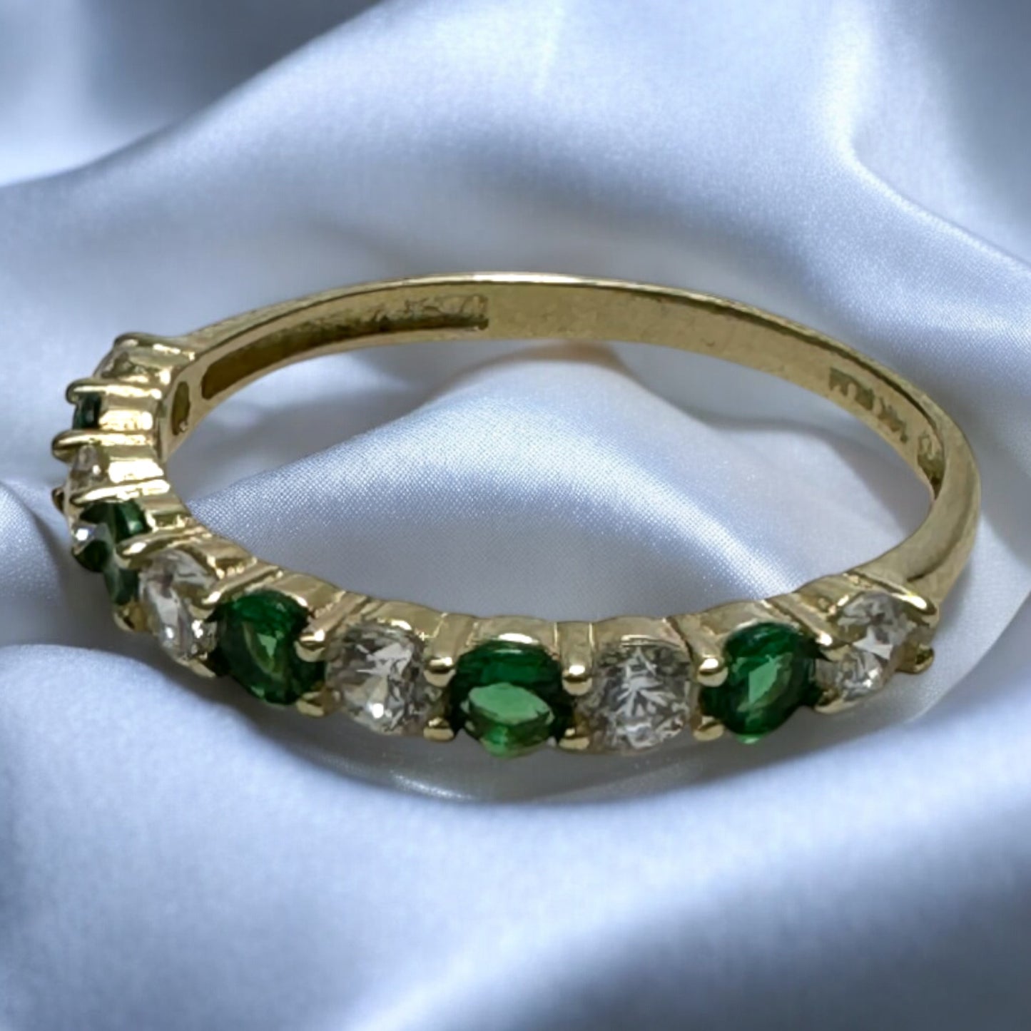 Anillo de churumbela con piedra verde